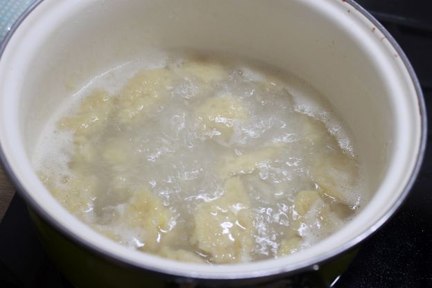 Kluski ziemniaczane przycieraki gotowanie