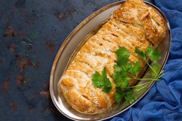 Warkocz z ciasta francuskiego