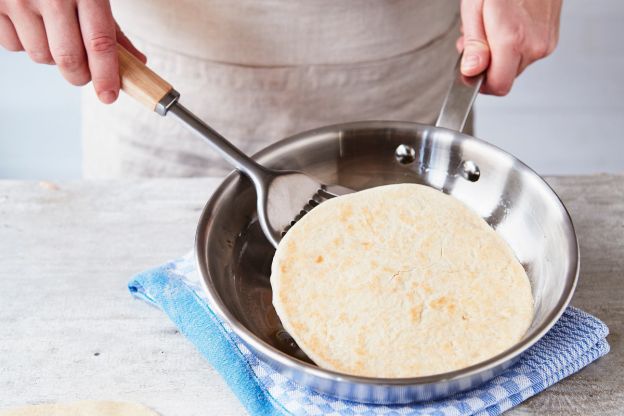 chleb z patelni - pieczenie