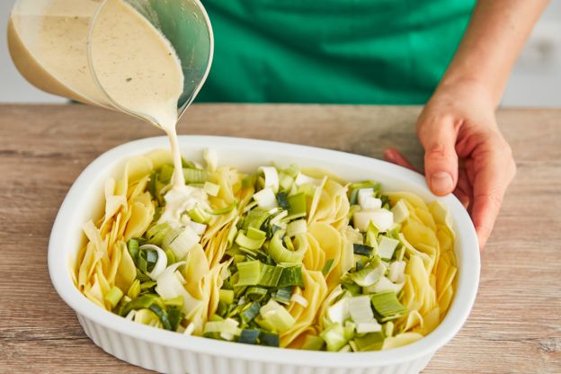 zapiekanka ziemniaczana - zalewa