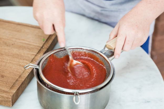 pomidory-przecierane-przez-sito