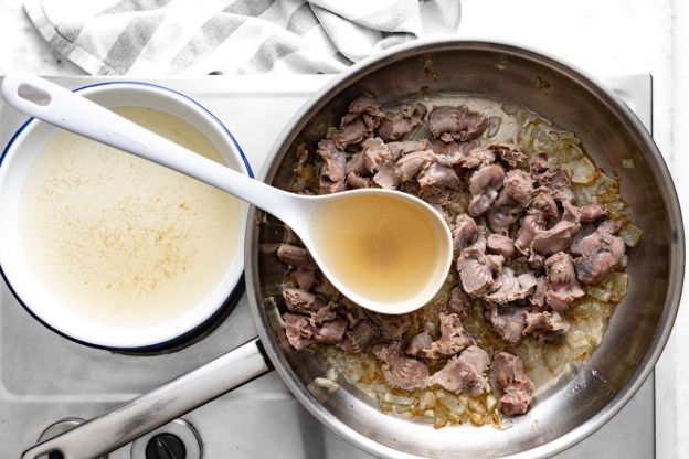 Gulasz z żołądków – duszenie