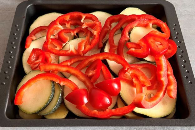 Briam – składanie zapiekanki