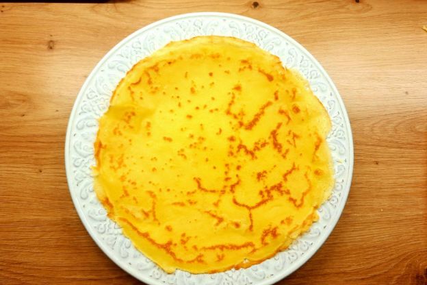 Naleśniki zapiekane z mięsem mielonym – smażenie naleśników