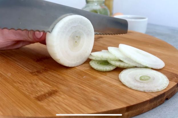 Onion bhaji – krojenie cebuli