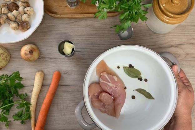 zupa borowikowa - składniki na wywar