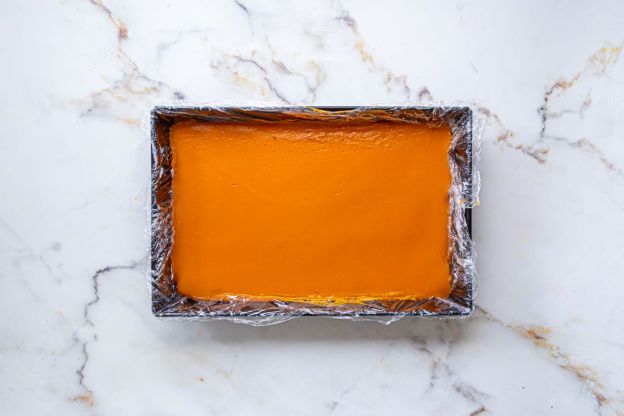 Ciasto Shrek pomarańczowe – marchewkowa masa budyniowa