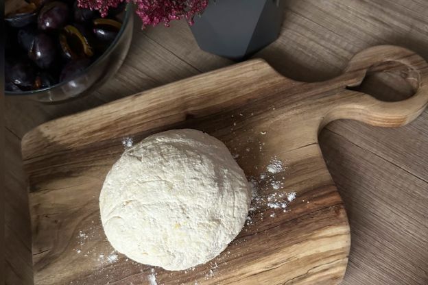 Knedle serowe ze śliwkami – ciasto