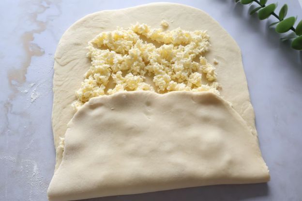 Rogale świętomarcińskie – laminowanie ciasta