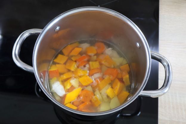 Zupa dyniowa dla niemowlaka – gotowanie