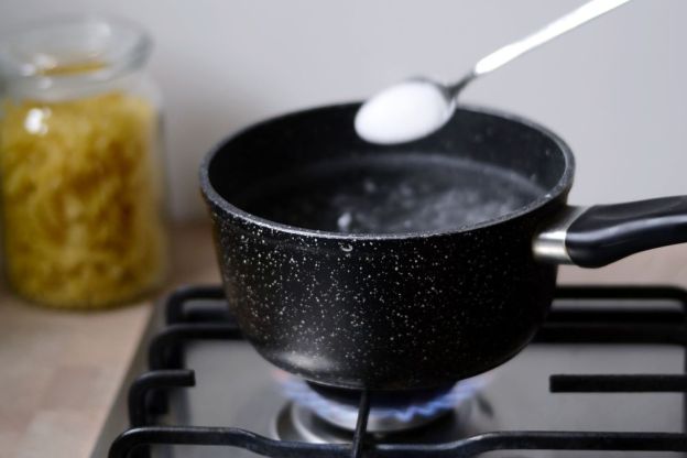 Makaron z serem białym – gotowanie makaronu