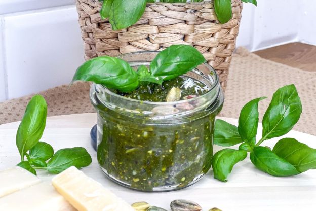 Pesto pistacjowe – podanie