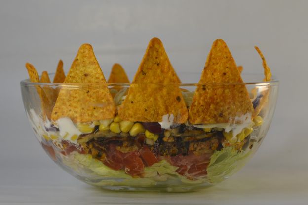 Warstwy sałatki Król Imprezy