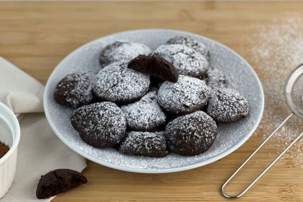 ciastka gryczane z cukrem pudrem