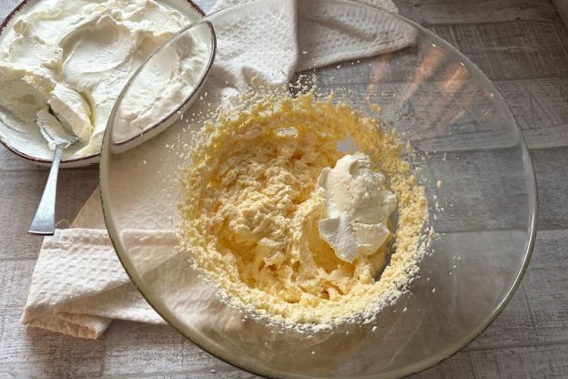 keto sernik - masa serowa