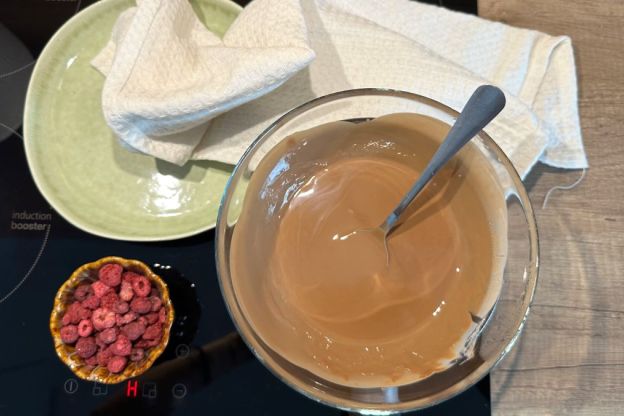 keto sernik - przygotowanie polewy