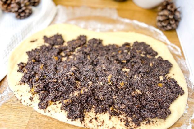 makowiec - ciasto drożdżowe z masą makową