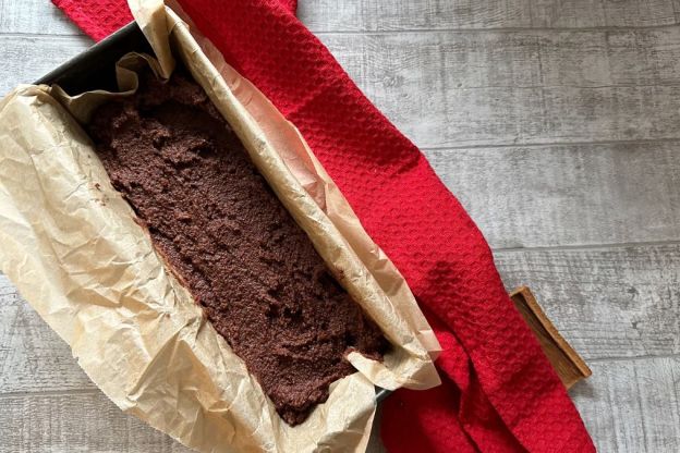 piernik keto - pieczenie