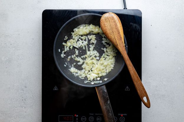 kapusta z grzybami - cebula