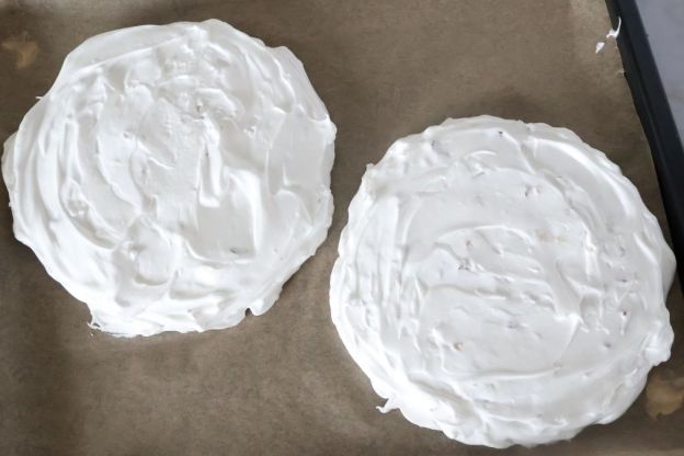 tort dacquoise - pieczenie bezy