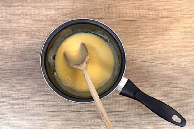 Sernik crème brûlée - masa czekoladowa