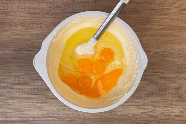 Sernik crème brûlée - masa serowa z jajkami