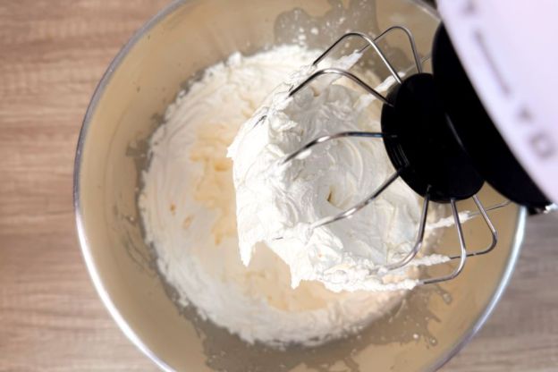 torcik makowy z pomarańczami - krem