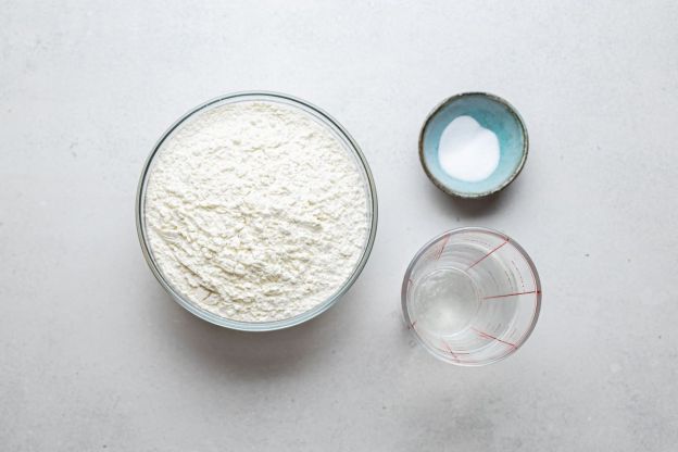 uszka z kapustą i grzybami - ciasto