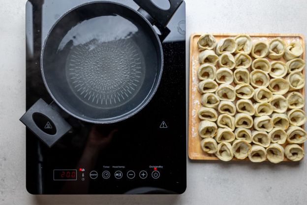 uszka z kapustą i grzybami - gotowanie uszek