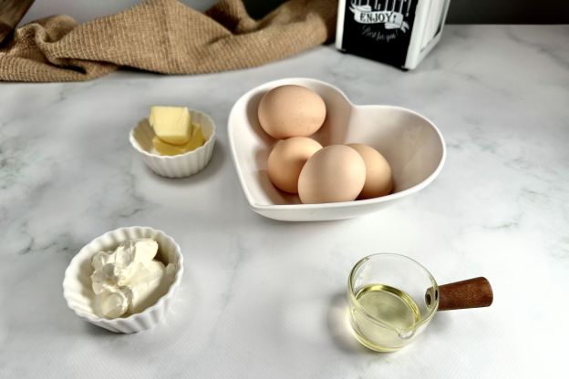 keto naleśniki - przygotowanie składników