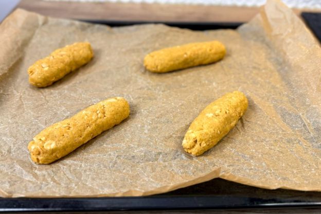 cantucini - podpiekanie wałków z ciasta