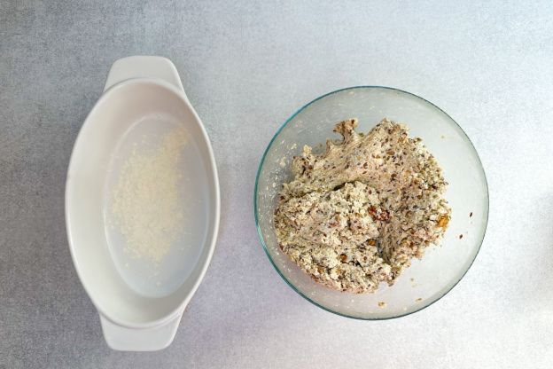 chleb z twarogu i płatków owsianych - formowanie bochenka