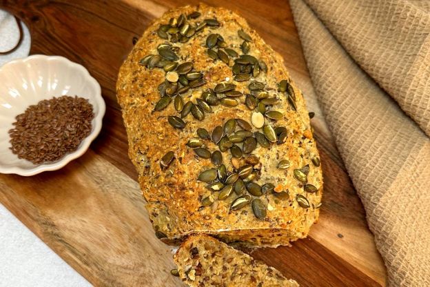 chleb z twarogu i płatków owsianych - podanie