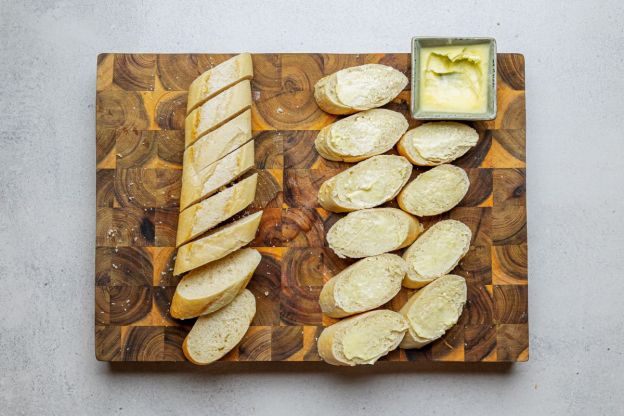 kanapki imprezowe - przygotowanei bagietki