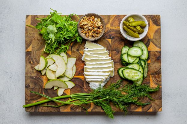 kanapki imprezowe - przygotowanie dodatków