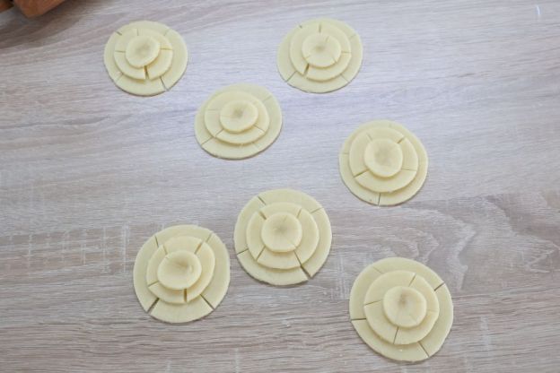 róże karnawałowe - formowanie