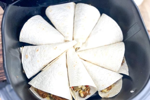 rożki z tortilli z kurczakiem - zapiekanie w airfryairze