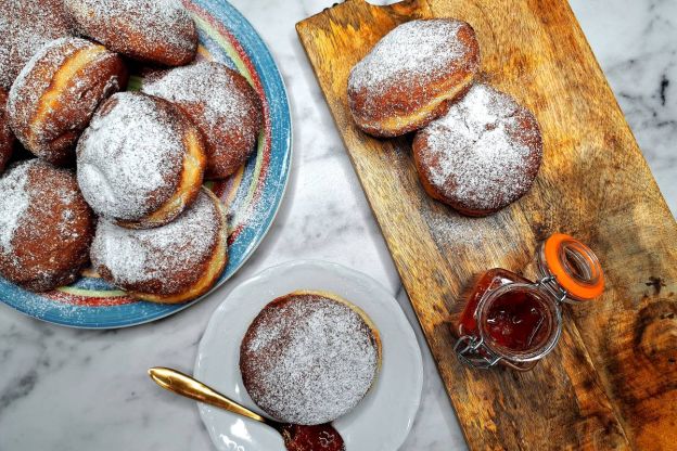 pączki z ziemniakami - nadziewanie i dekoracja