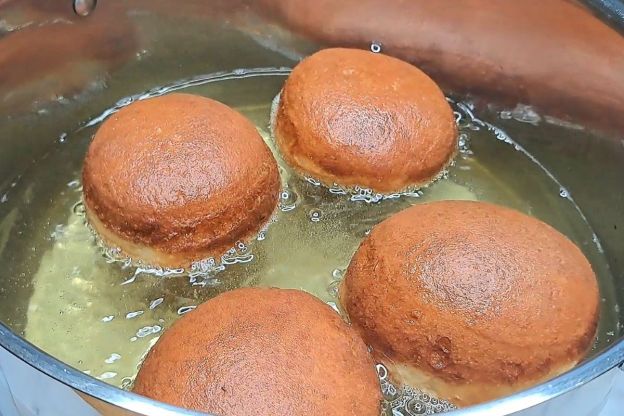 pączki z ziemniakami - smażenie