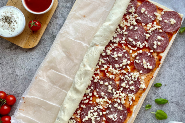 pizzerinki z ciasta francuskiego - zawijanie