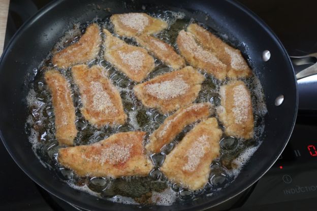 stripsy z kurczaka - smażenie