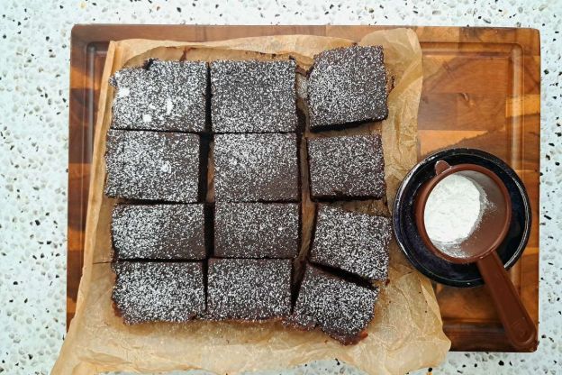 brownie z batatów - dekorowanie