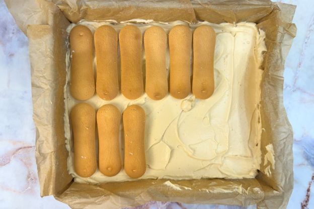 ciasto leniwiec - warstwa krówkowa