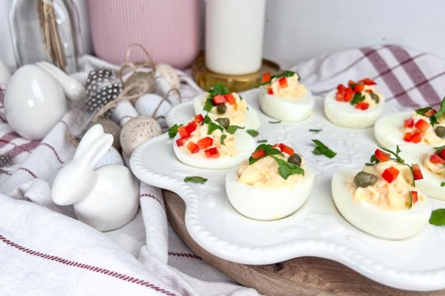jajka faszerowane z chrzanem - podanie