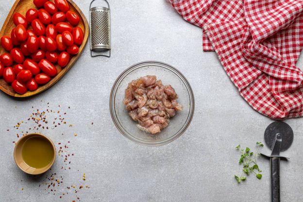 pizza z kurczakiem - przygotowanie kurczaka