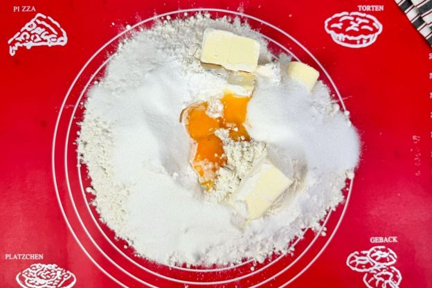 ciasto styropian - zagniatanie kruchego ciasta