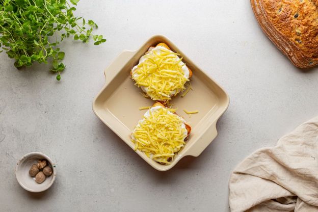 croque madame - podpiekanie kanapki