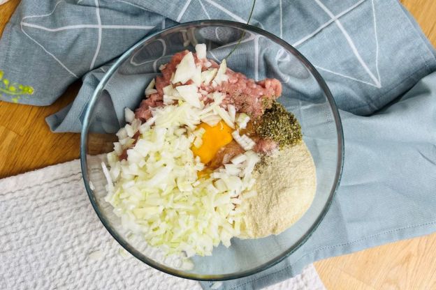 jaskółcze gniazda - mieszanie mięsa