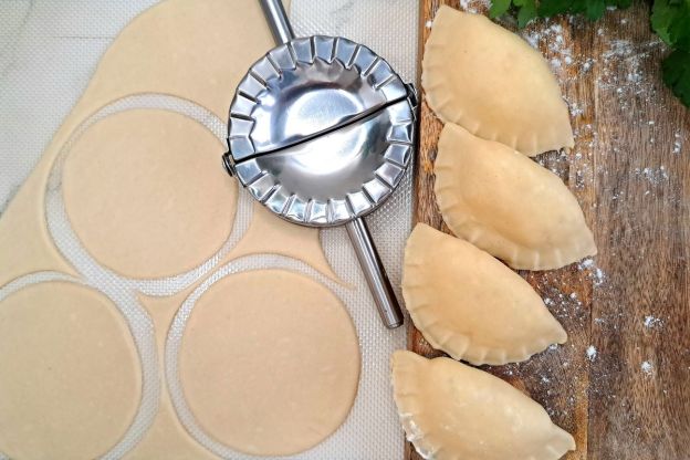 pierogi ruskie - formowanie