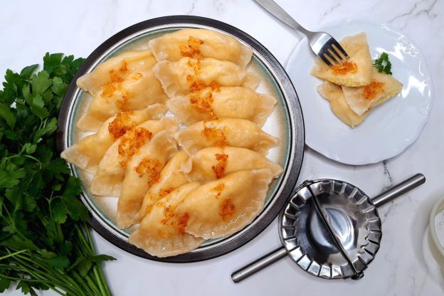 pierogi ruskie z okrasą